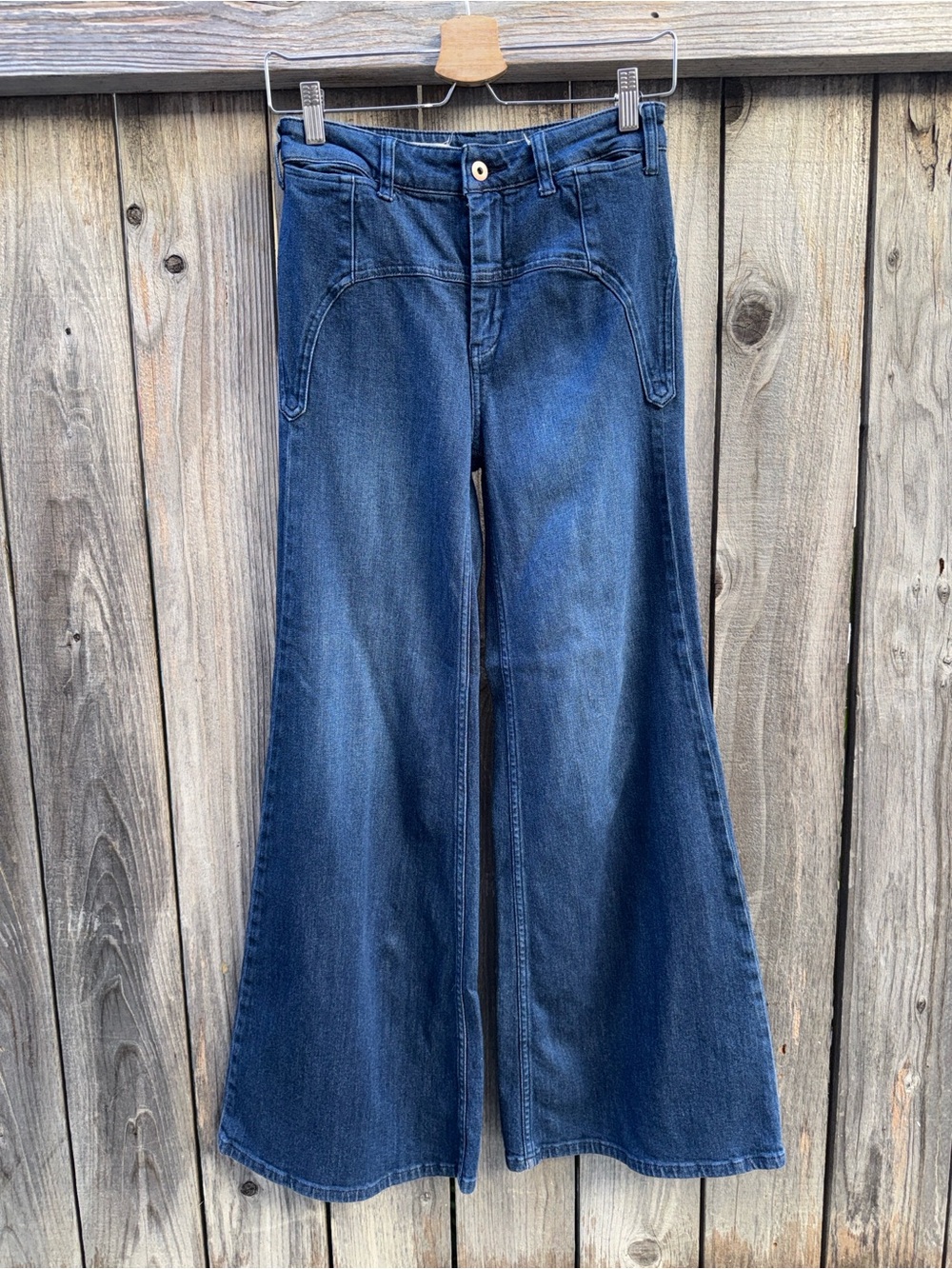Pilcro Ultra High-Rise Slim Flare Jeans Size 26 - Picture 3 of 10